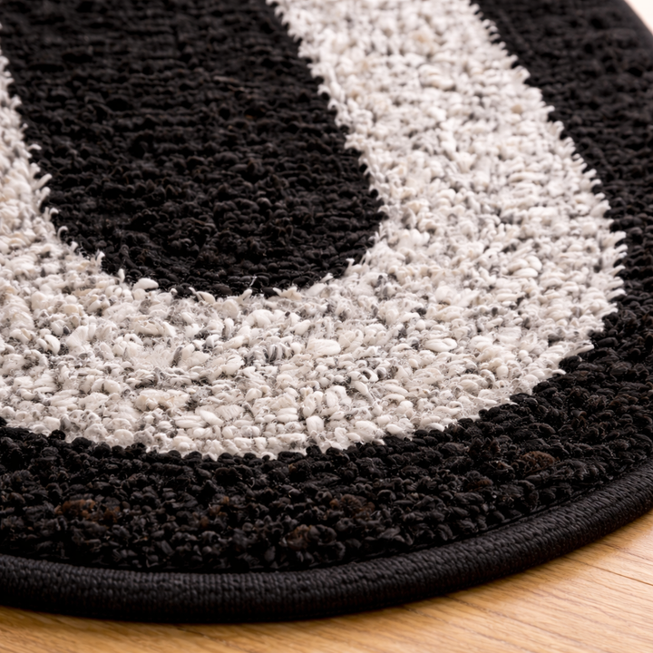 Black & White Oval Bath Mat – Anti-Skid Bathroom Floor Mat | Soft & Absorbent Door Mat | Quick Dry & Durable Rug | Non-Slip Bath Mat for Home